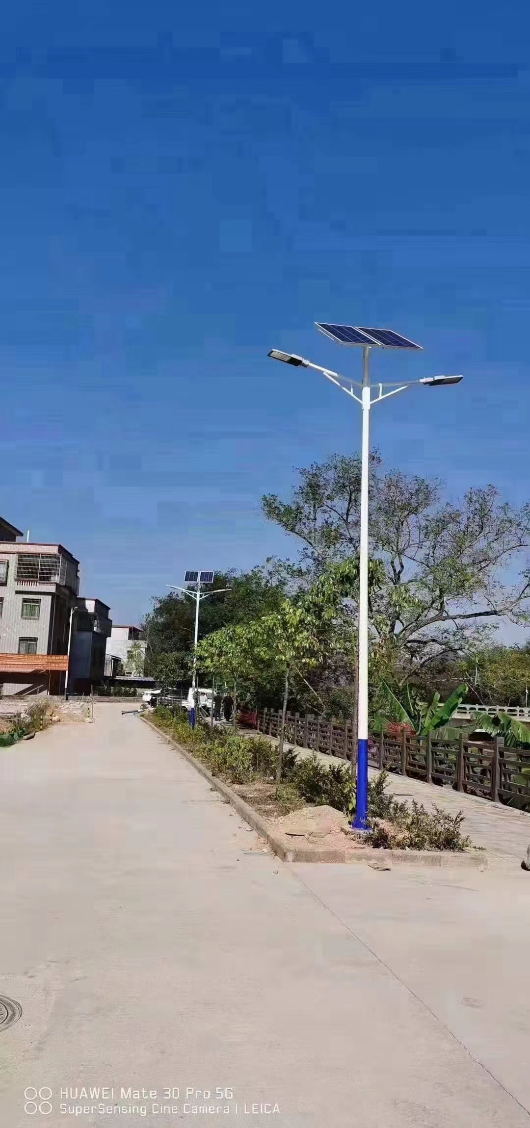 雙頭太陽能路燈.jpg